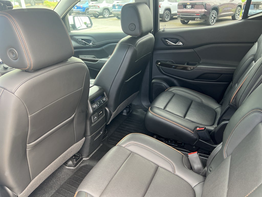 2021 GMC Acadia AT4