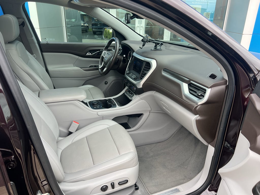 2021 GMC Acadia SLT