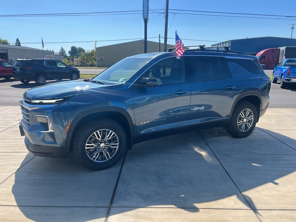 2025 Chevrolet Traverse LT