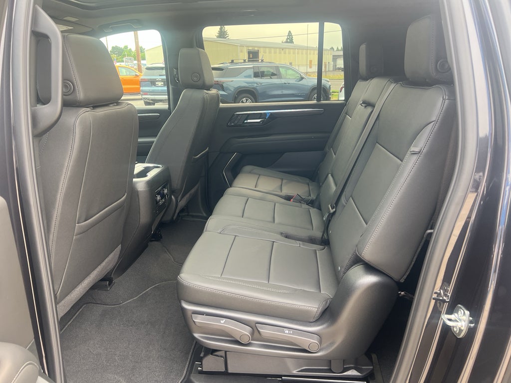 2026 Chevrolet Suburban LT - Photo 10