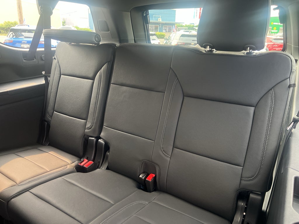 2026 Chevrolet Suburban LT - Photo 11