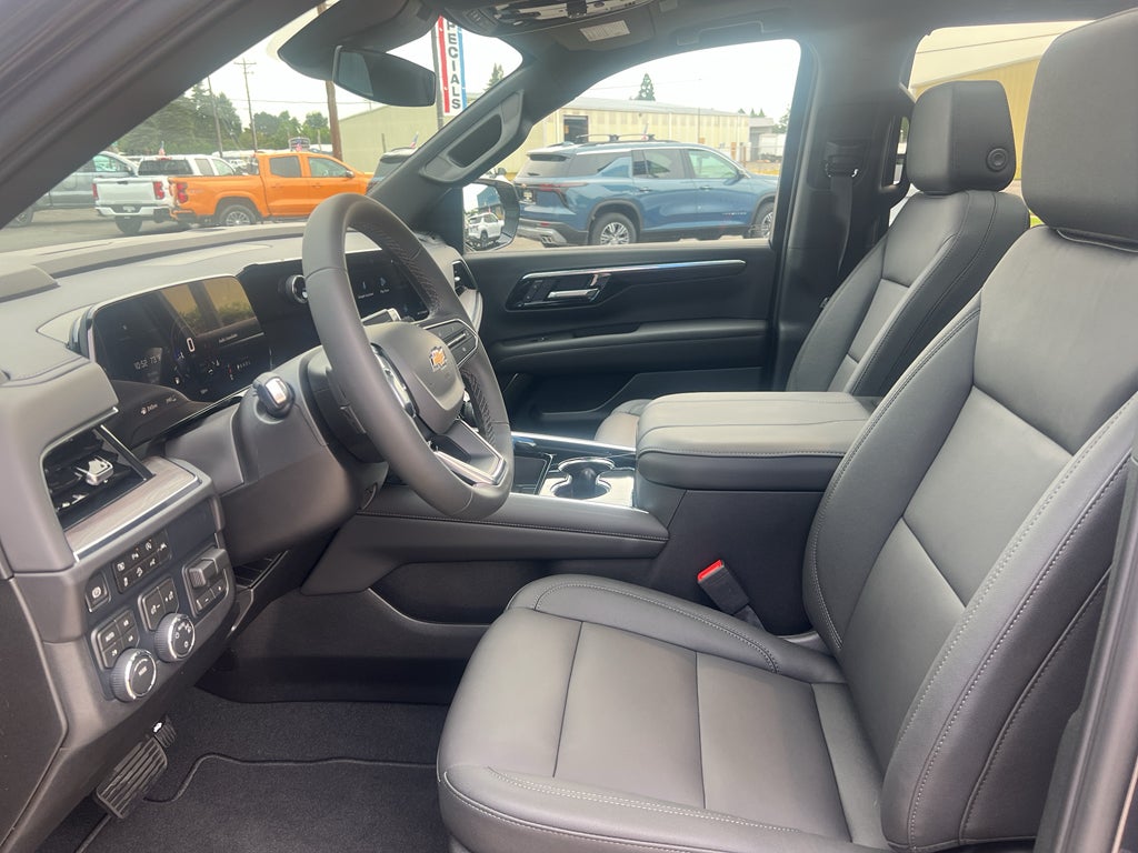 2026 Chevrolet Suburban LT - Photo 8