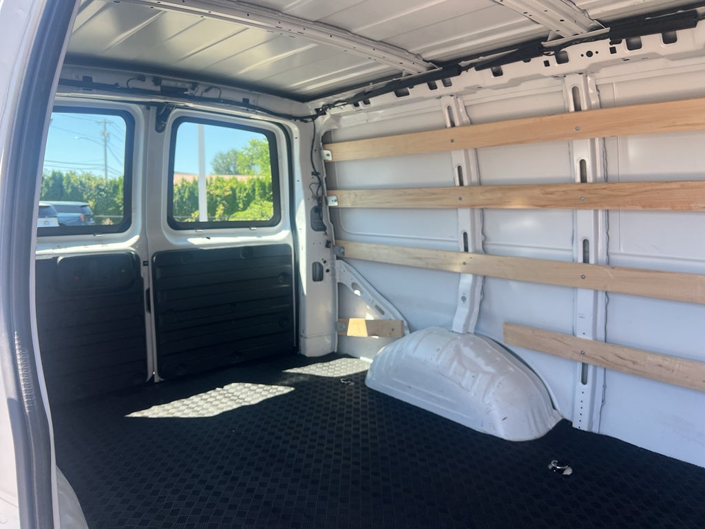2025 GMC Savana Cargo Work Van