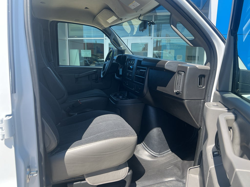 2025 GMC Savana Cargo Work Van
