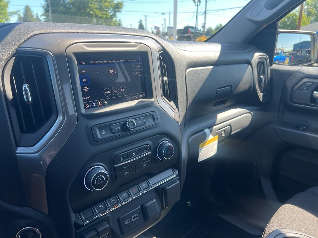 2025 Chevrolet Silverado 1500 Custom